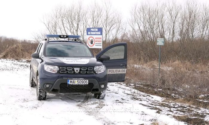  Mașină în care se aflau șase ucraineni, urmărită de la Siret până la Rădăuți