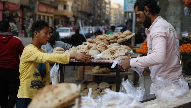  Milioane de egipteni care supraviețuiesc din pâinea subvenționată, în pericol