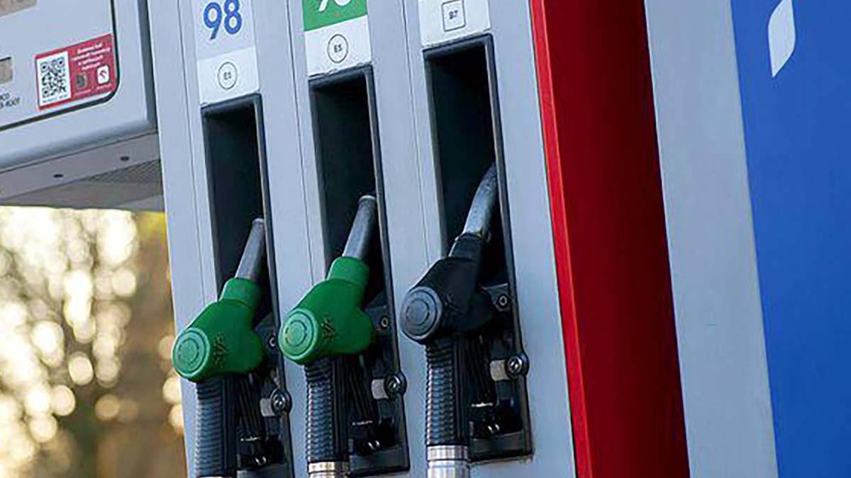  Benzinarii care au umflat prețurile, călcați și amendați de ITM
