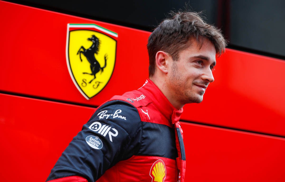  Dublă Ferrari în prima cursă a sezonului de F1: Leclerc a câştigat în Bahrain, Sainz s-a clasat al doilea