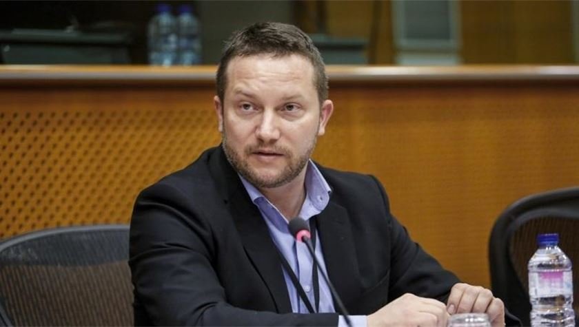  Un europarlamentar ungur cere rezilierea contractului pentru vaccinuri ruseşti