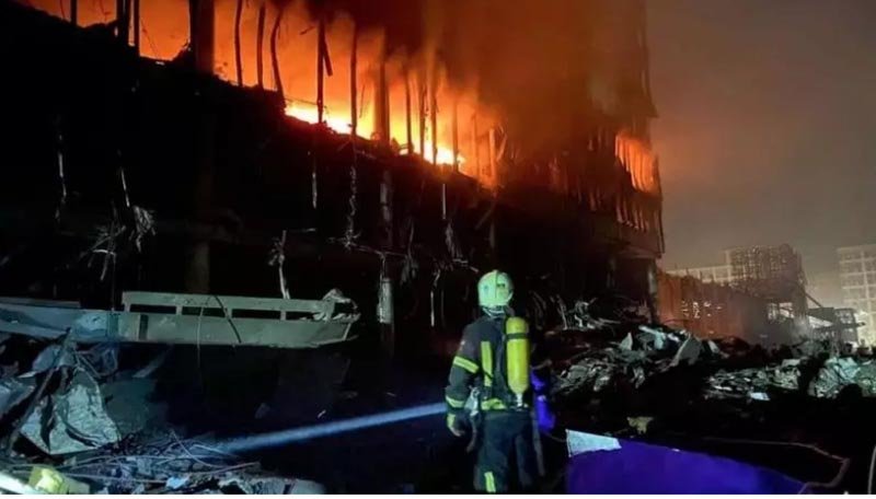  VIDEO Rușii au lovit un mall din Kiev, cel puțin 6 oameni au murit