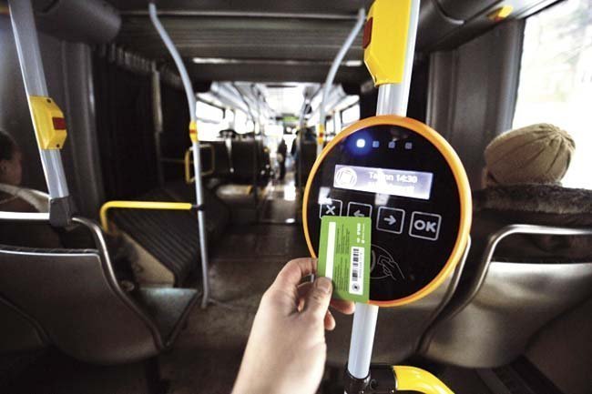  După 17 ani, Iașul va avea sistem de e-ticketing în transportul public