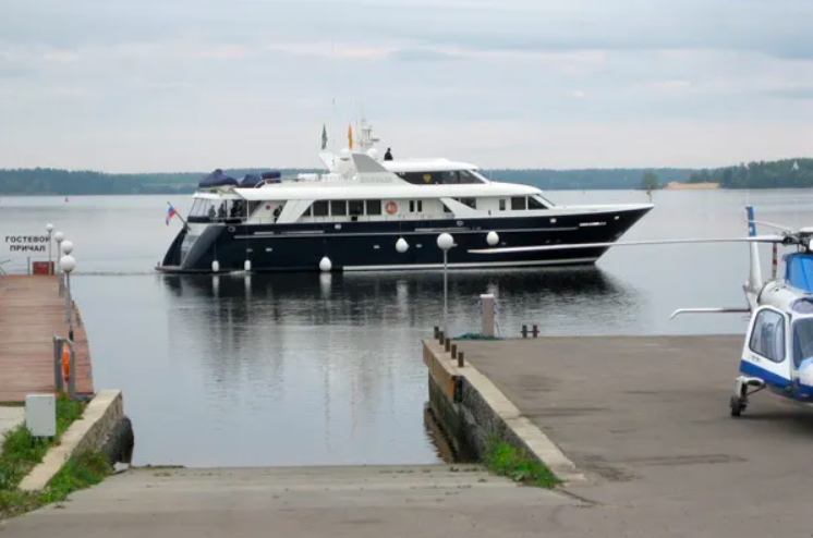  Fabuloasa poveste a yacht-ului de lux „Pallada” al patriarhului Kirill: cumpărat de Lukoil de la Putin și donat Bisericii Ortodoxe Ruse
