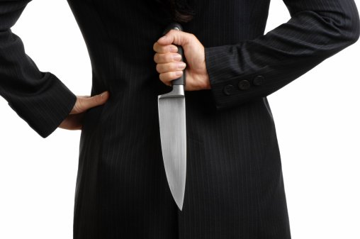  Ordin de protecţie: o femeie ascunde cuţitele din casă de frica soţului