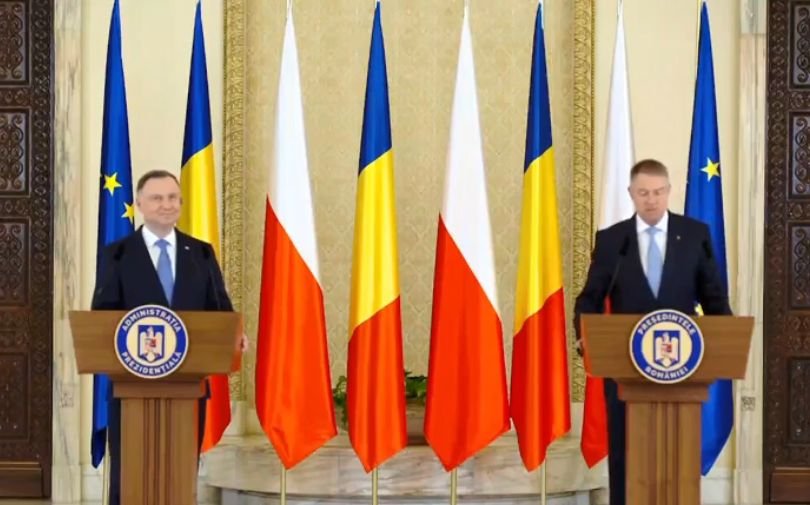  (VIDEO) Conferința lui Iohannis cu președintele Poloniei, întreruptă de un mesaj RO-ALERT
