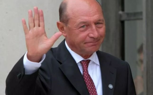  Băsescu rămâne cu toate drepturile unui fost președinte și nici nu va fi anchetat pentru fals în declarații, potrivit avocatei Elenina Nicuț, care a bătut CCR în instanță