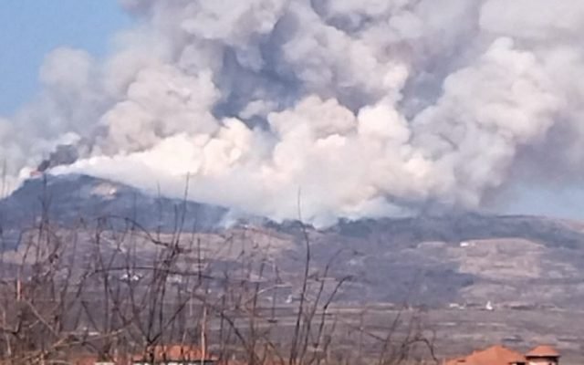  Incendiul de proporții din Buzău a fost lichidat după două zile de intervenții. Au ars 50 de hectare de pădure