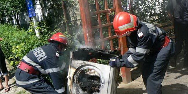  Incendiu din cauza unei mașini de spălat , pe Națională