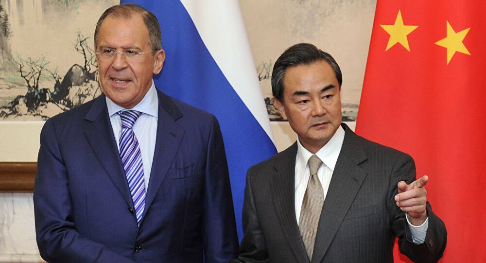  Ministrul rus de Externe Serghei Lavrov s-a întâlnit miercuri cu omologul său chinez Wang Yi, în China