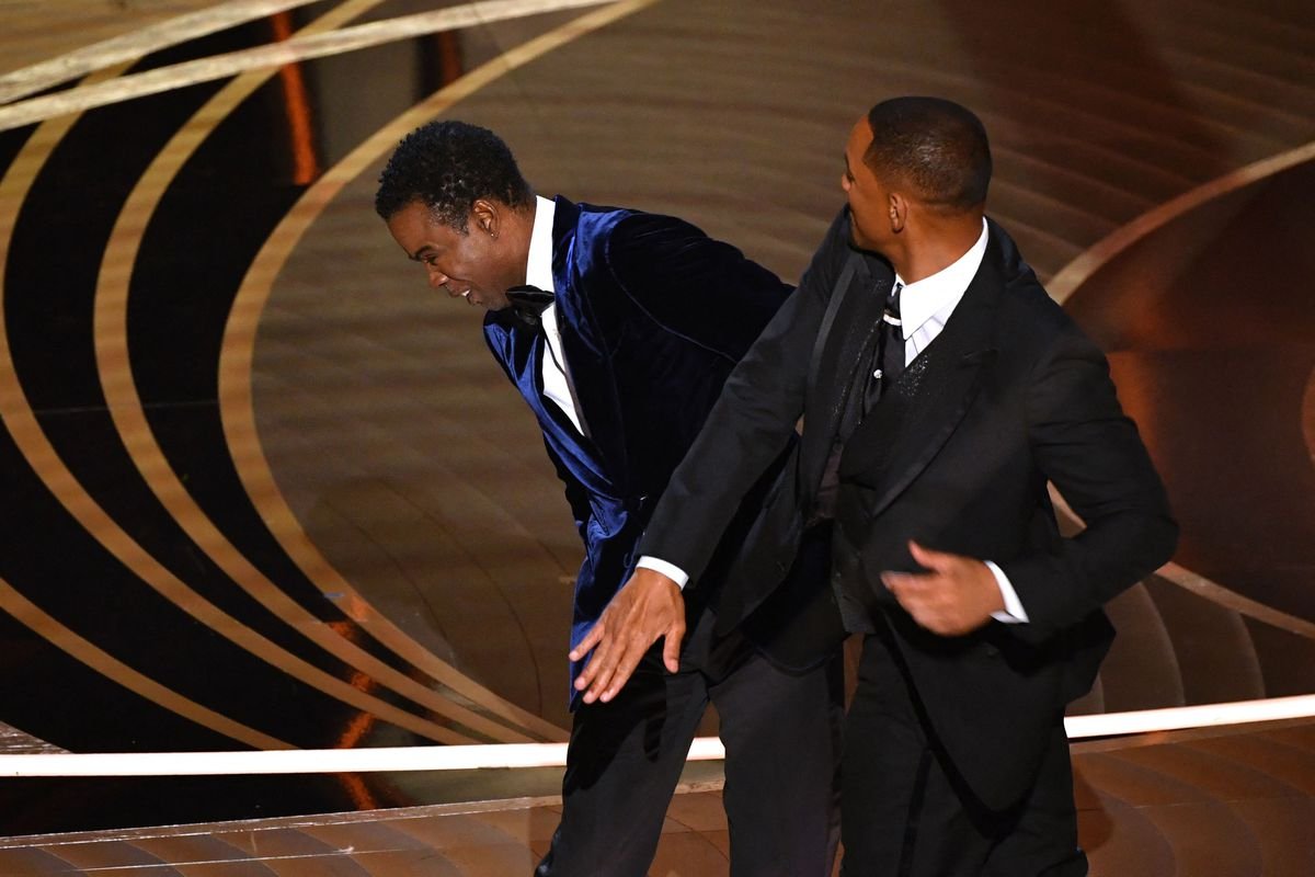  Will Smith, anchetat disciplinar pentru palma dată lui Chris Rock la Oscar