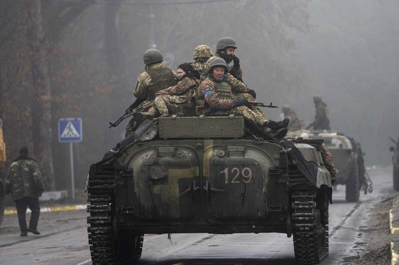  Armata rusă se retrage în grabă din zona Kiev. Capitala, imposibil de cucerit