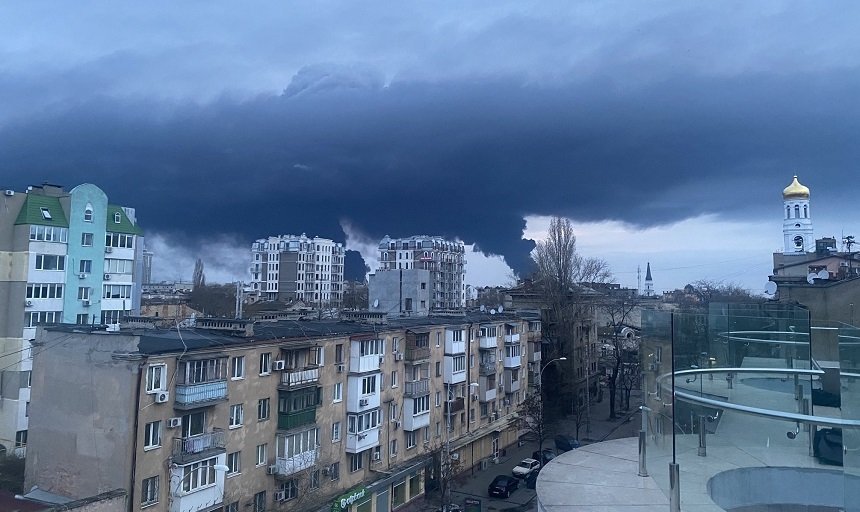  Explozii la Odesa, duminică dimineaţă. Depozite de combustibil sunt în flăcări