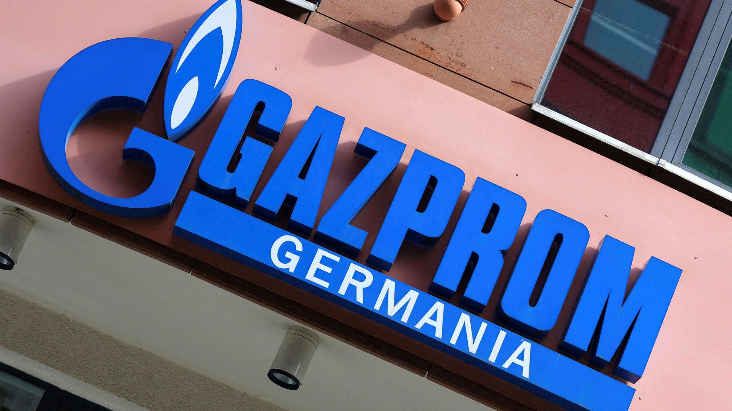  Germania preia temporar controlul filialei germane a Gazprom pentru a garanta aprovizionarea