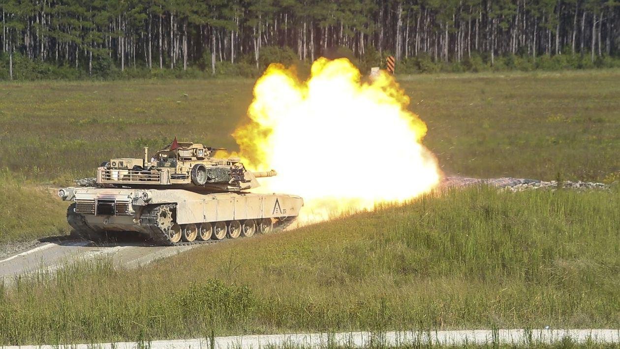  Polonia cumpără 250 de tancuri de luptă americane Abrams