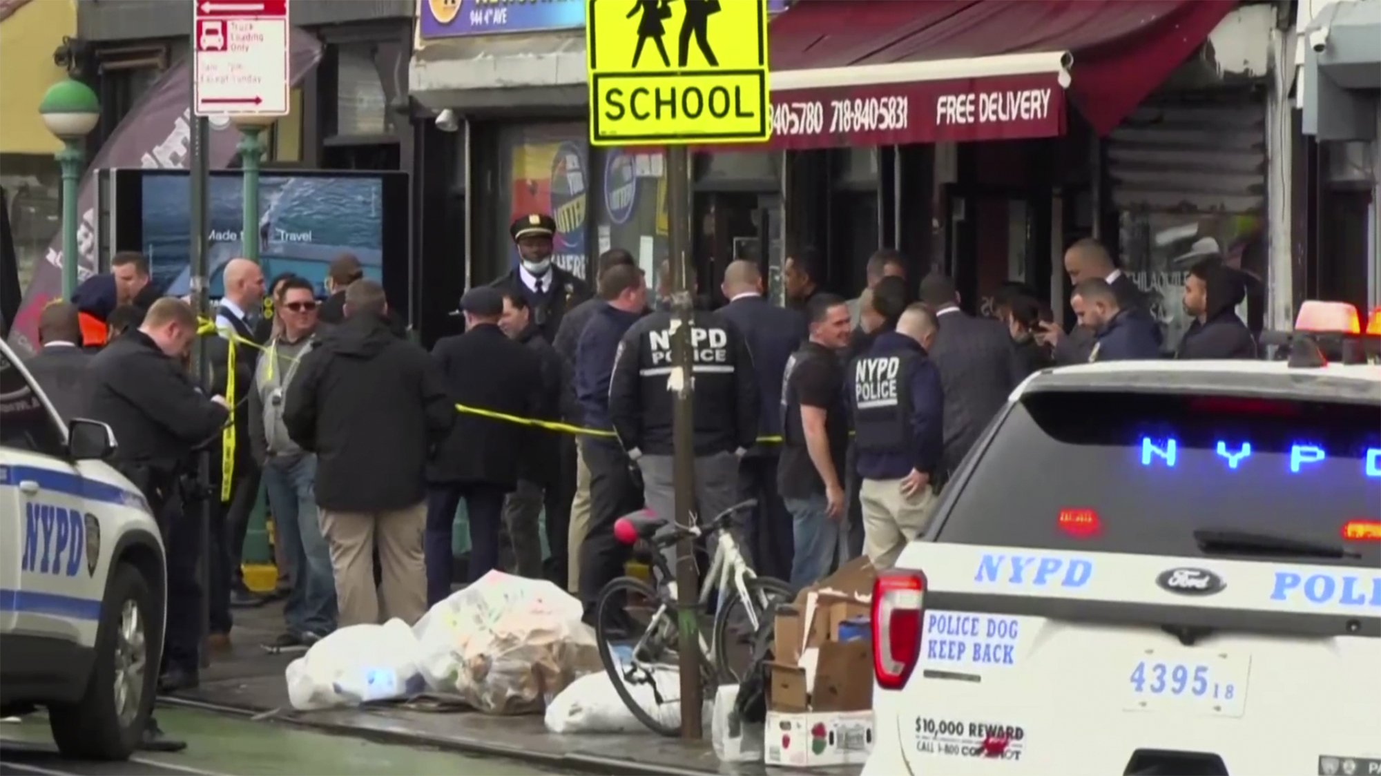  Mai multe persoane, victime ale unor tiruri cu arma de foc la metrou, în Brooklyn, la New York