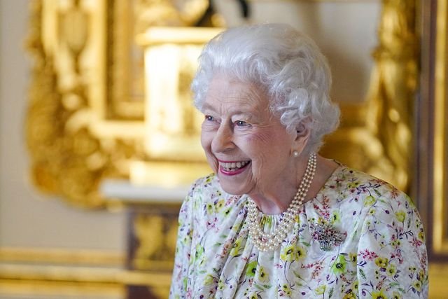  Regina Elisabeta a II-a a Marii Britanii nu va asista duminică la slujba de Paşte