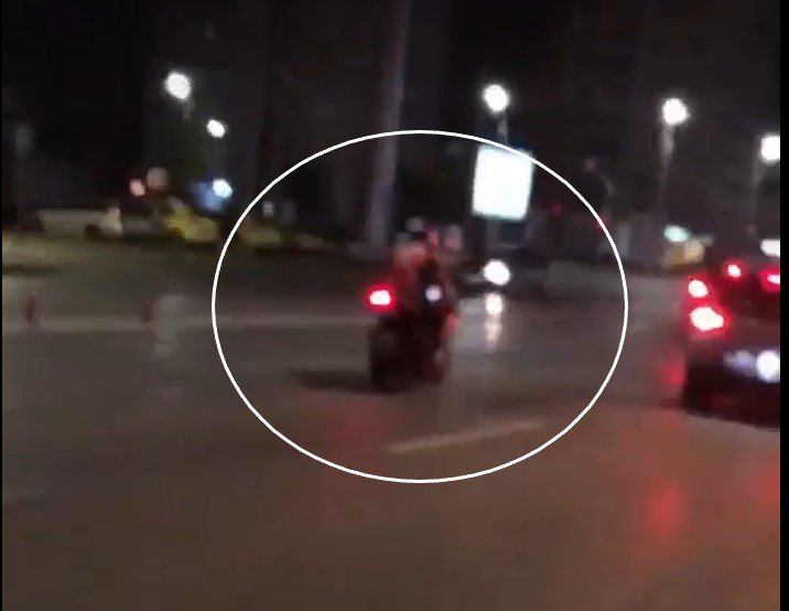  Urmărire ca în filme noaptea trecută în Iaşi: un motociclist fuge de poliţie (VIDEO)