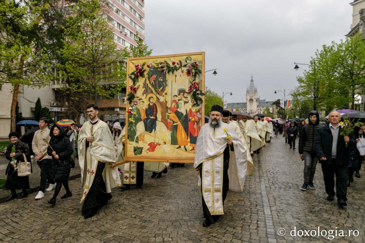  După doi ani, s-a reluat pelerinajul ortodox de Florii. Au fost 50 de preoți