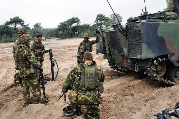  Ţările de Jos trimit ”echipament mai greu” în Ucraina, ”inclusiv vehicule blindate”