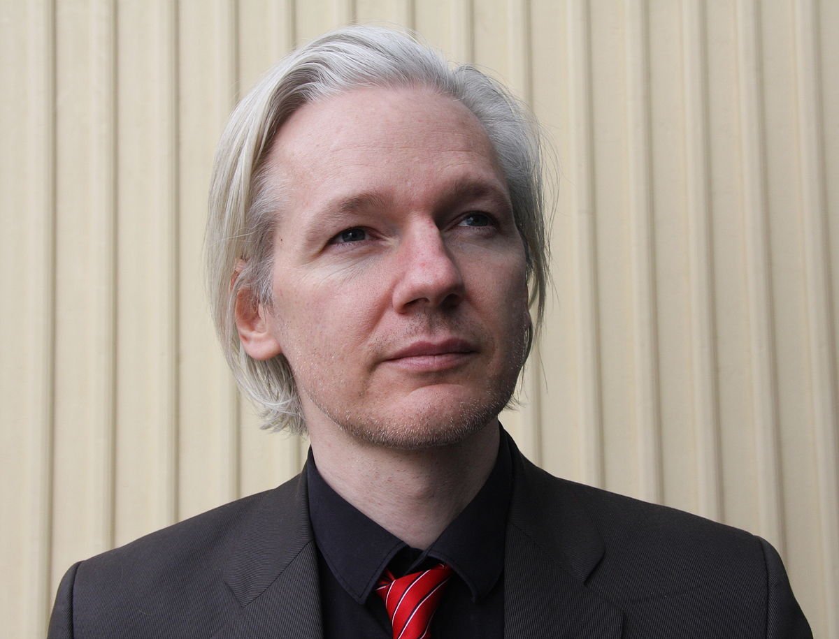  Justiţia britanică autorizează în mod oficial extrădarea fondatorului WikiLeaks Julian Assange în SUA