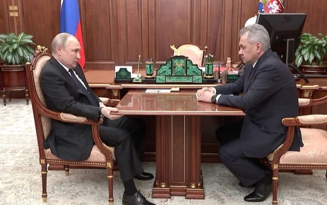  Ce arată scena jucată între Putin şi ministrul său al Apărării despre starea războiului din Ucraina