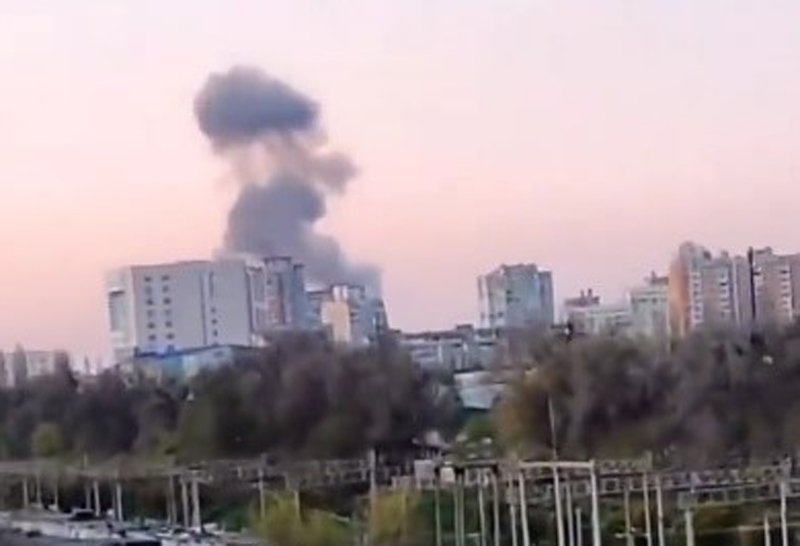  VIDEO: Două explozii puternice auzite în centrul Kievului. Fumul se ridică deasupra centrului orașului