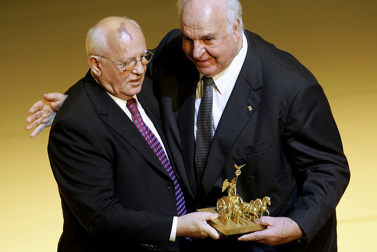  Documente declasificate: Helmut Kohl s-a opus extinderii NATO către Est