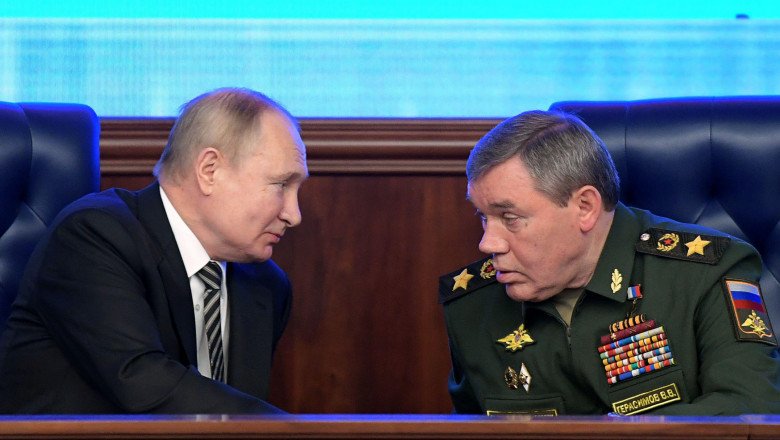  Şeful Statului Major General al Armatei ruse ar fi fost rănit în urma unui atac ucrainean. 20 de ofiţeri ruşi, ucişi