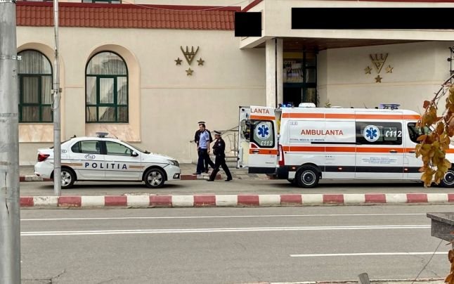  Un copil de trei ani a căzut de la etajul al treilea al unui hotel din Târgoviște