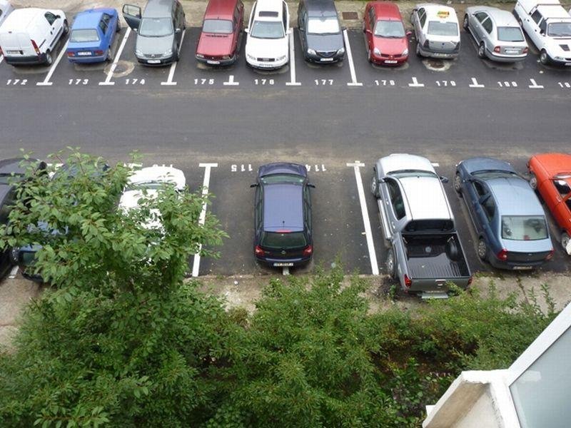  Noi licitaţii pentru locuri de parcare între blocuri