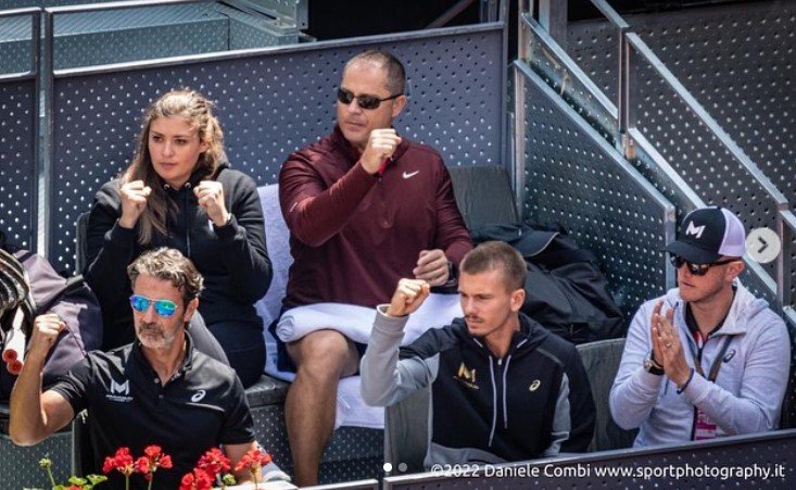  Simona Halep îi mulţumeşte noii sale echipe după participarea la Madrid Open