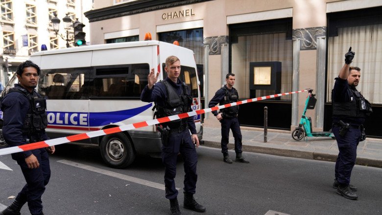  Jaf armat la un magazin de lux Chanel din Paris. S-au furat bunuri de milioane de euro