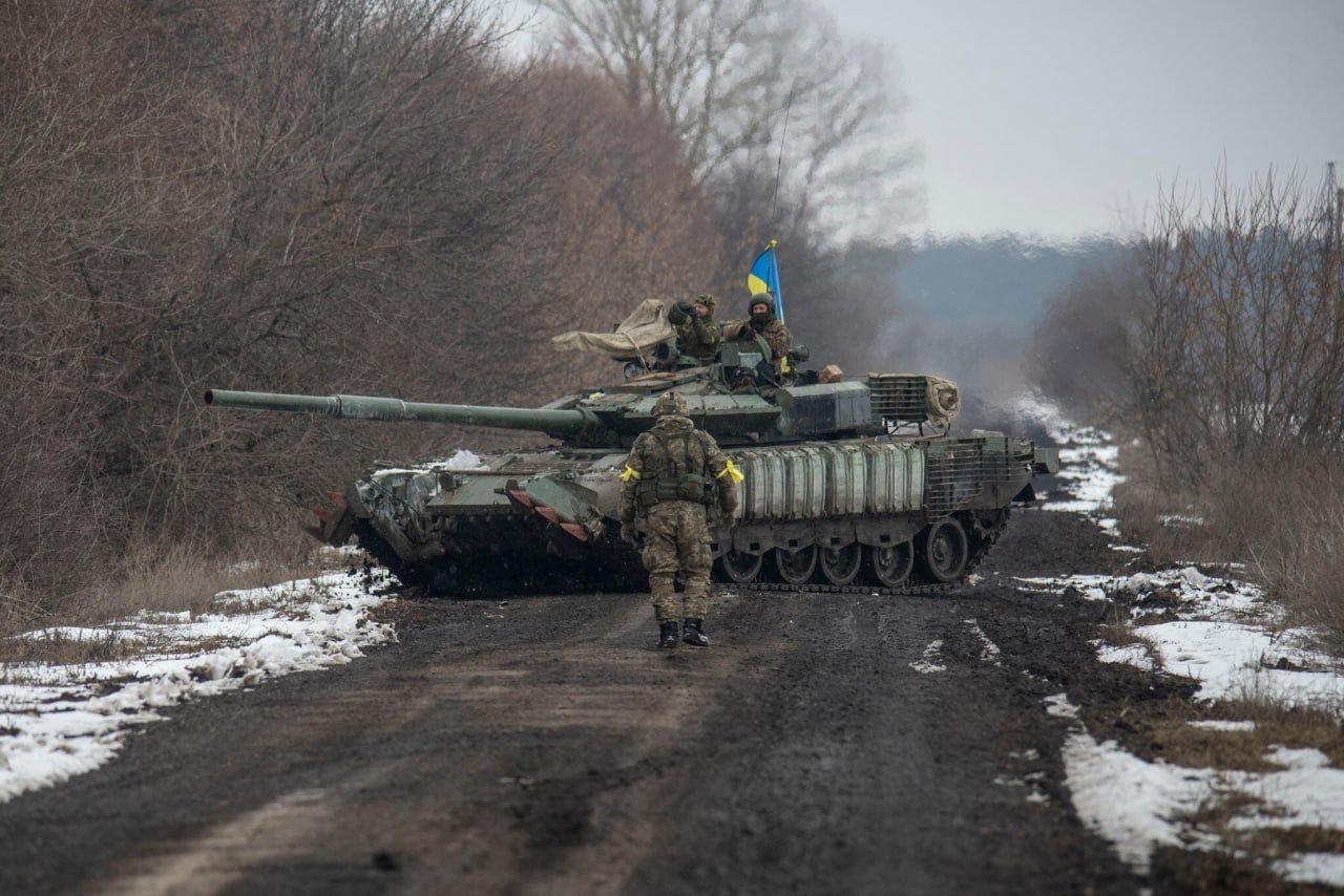  Tanc rusesc lovit de ucraineni la câțiva kilometri de granița cu Rusia