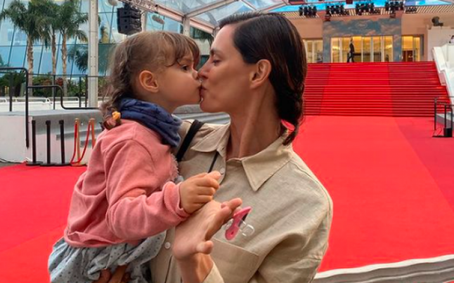  Catrinel Menghia a mers cu fetița la Festivalul de la Cannes