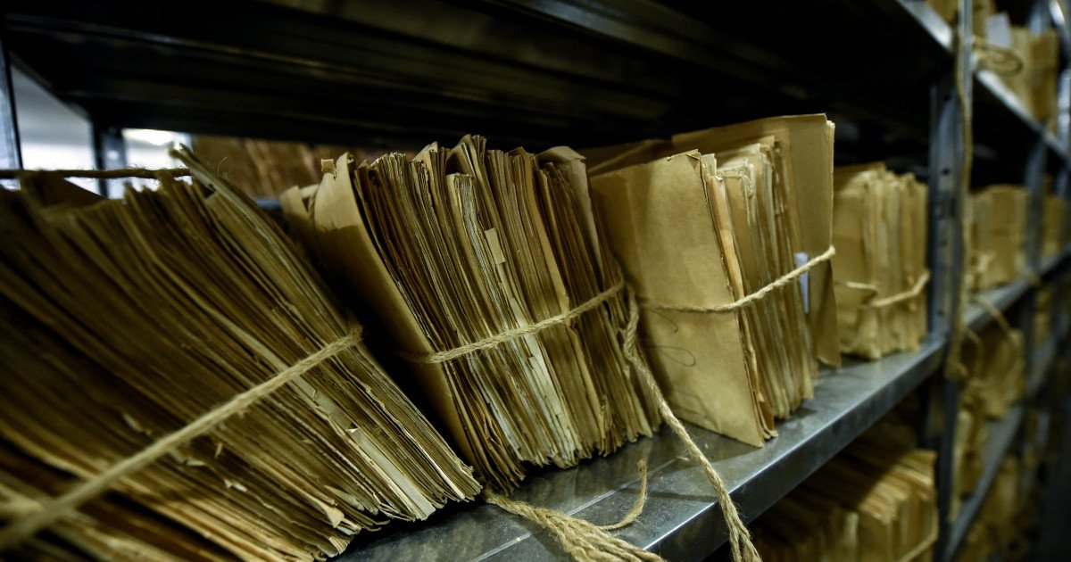  Scandalul documentelor distruse: „Doi şi-un sfert” respinge acuzaţiile arhiviştilor  ieseni