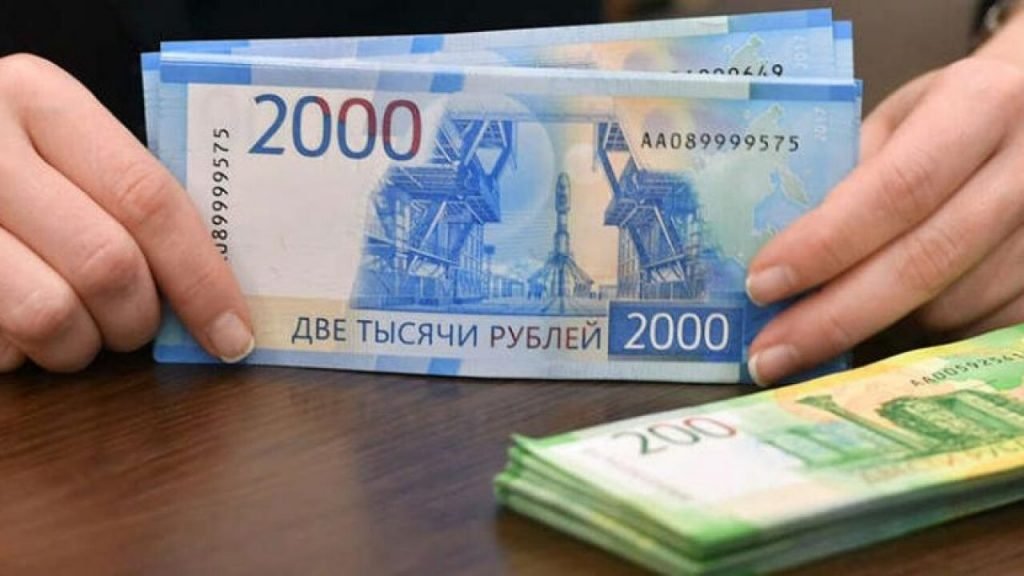  Autorităţile instalate în Zaporijjea impun rubla rusă ca monedă în regiunea ucraineană