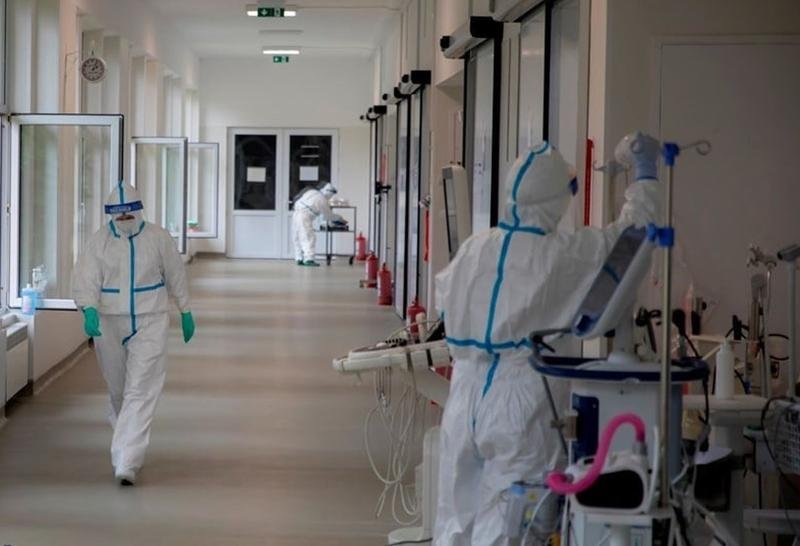  Sechele ale pandemiei: Cadrele medicale îşi cer sporurile de Covid la Tribunal
