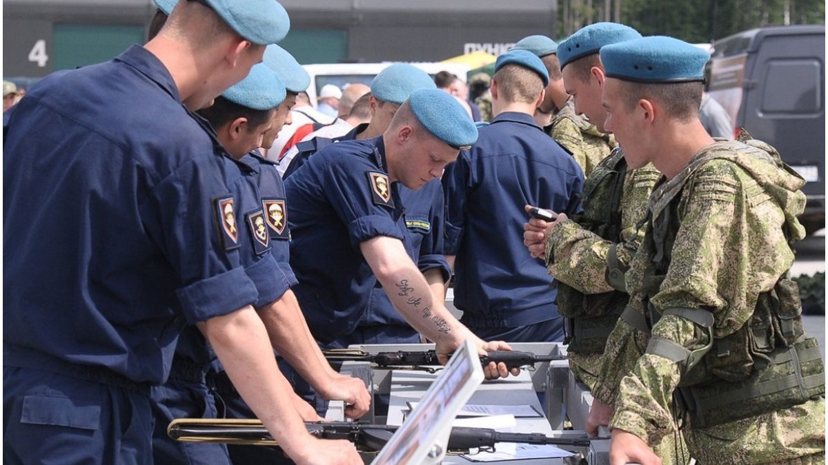  Peste 100 de militari ruși, dați afară din armată după ce au refuzat să lupte în Ucraina