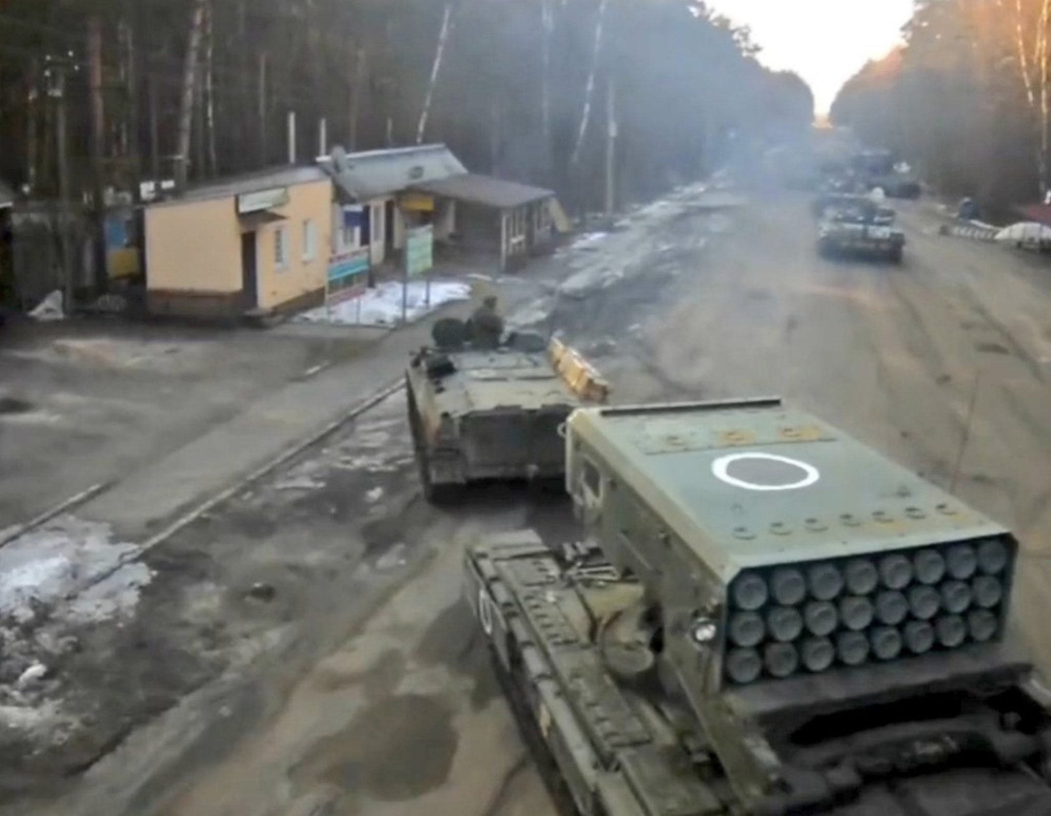  VIDEO: Rusia folosește în Donbas aruncătoare grele de flăcări: soldații, arși de vii în tranșee