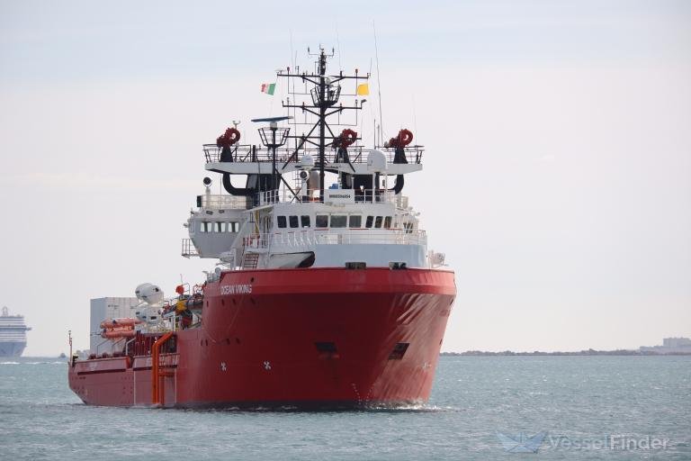  Italia autorizează nava sanitară Ocean Viking să debarce 294 de migranţi în portul sicilian Pozzallo