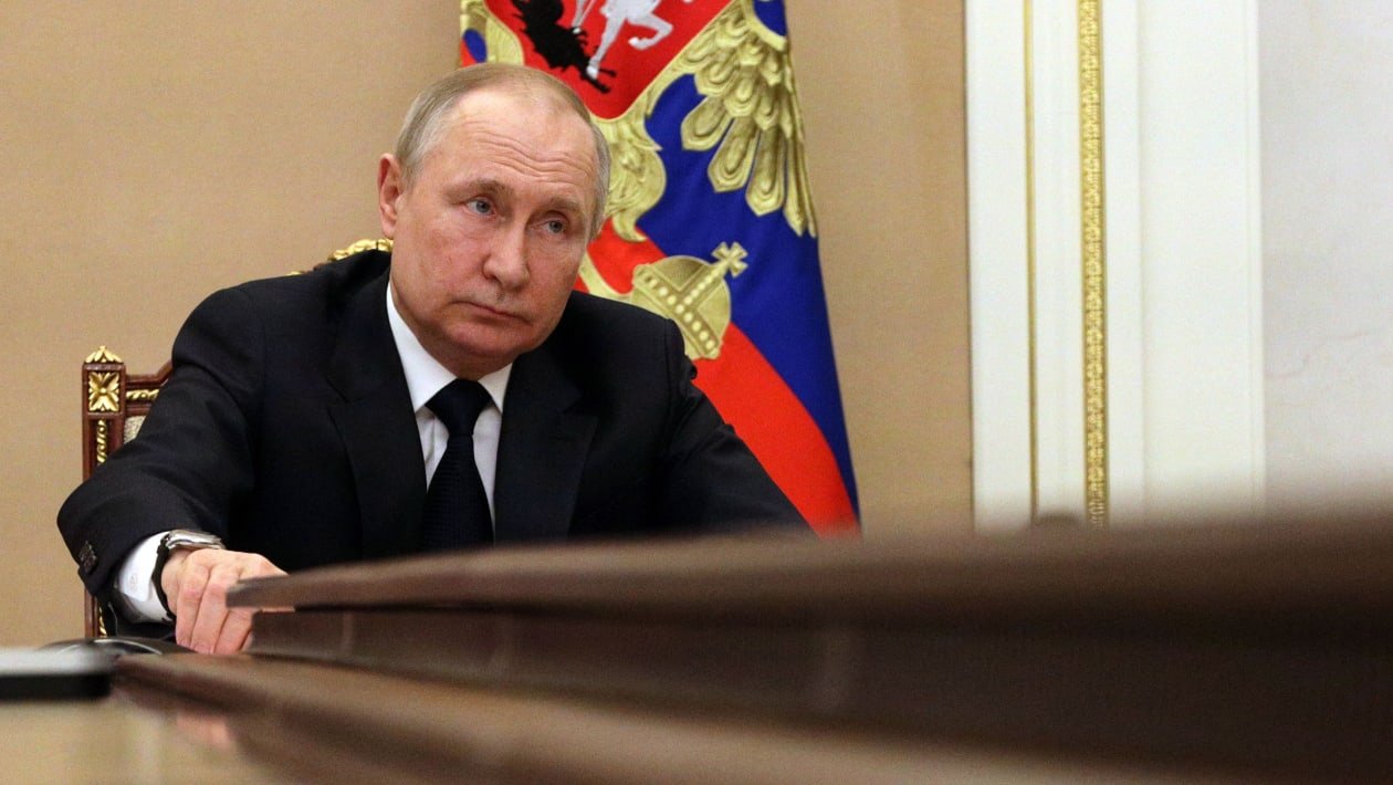  Vladimir Putin „mai are trei ani de trăit şi începe să orbească”