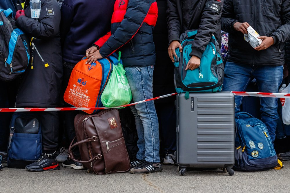  Bulgarii i-au dat afară pe refugiații ucraineni din hotelurile de pe litoral. Vămile cu România, luate cu asalt