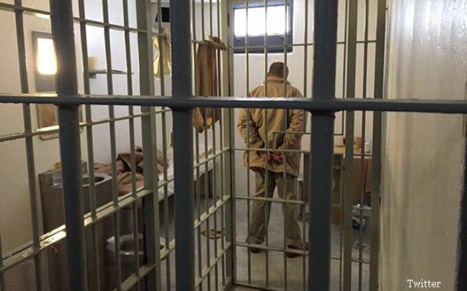  Închisoare pentru defăimarea politicienilor, violenţă şi incitare. Preşedintele Klaus Iohannis a promulgat legea