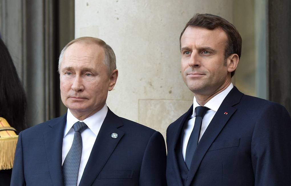  Macron i-a spus lui Putin că a făcut „o greşeală istorică”. Preşedintele francez nu exclude o vizită la Kiev