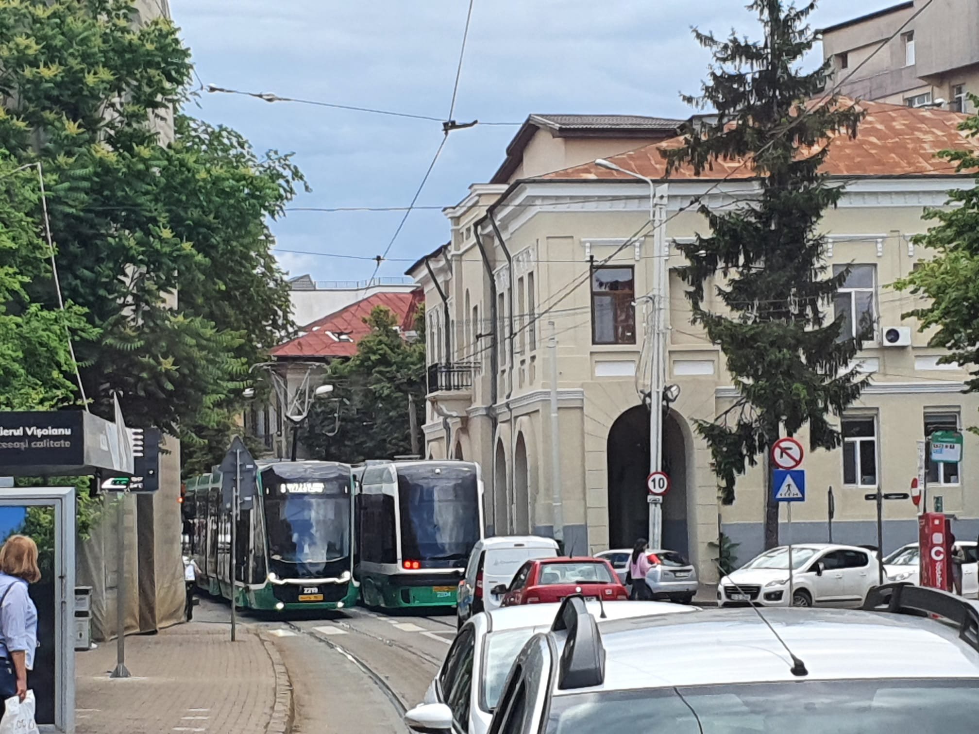  FOTO: În sfârșit, o imagine civilizată a transportului în Iași: întâlnire între Pesa și Bozankaya în centrul orașului