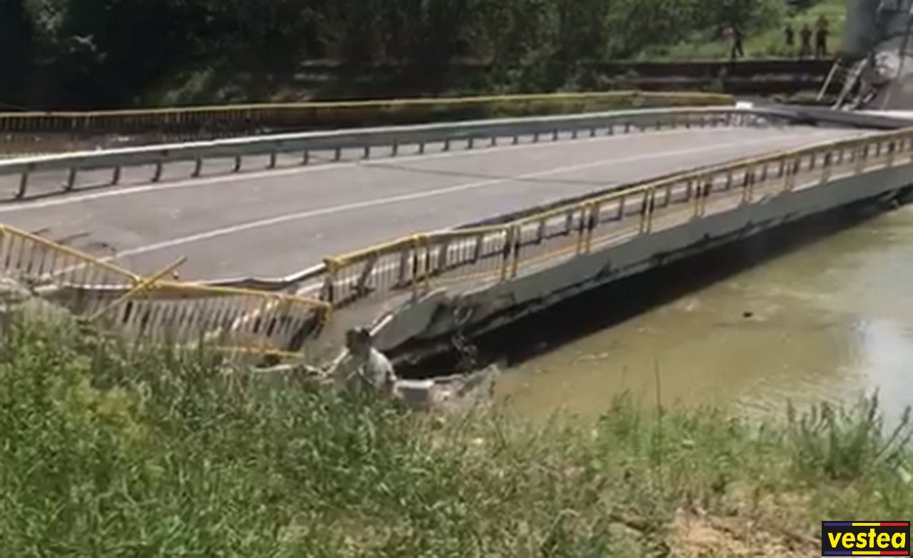  Ministerul Dezvoltării: Podul peste Siret care s-a prăbuşit nu era finalizat şi nu trebuia dat în exploatare