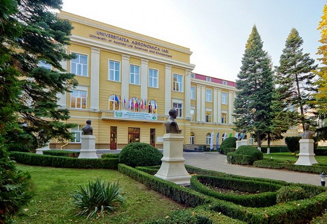  Peste 1500 locuri la admiterea organizată de USV Iași
