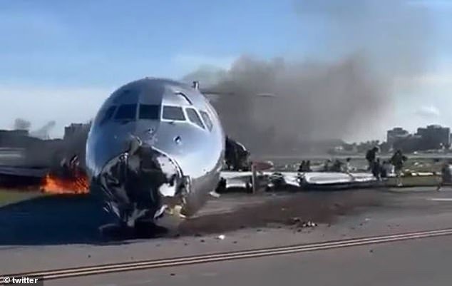  (VIDEO) Un avion cu 126 de pasageri la bord a luat foc în timpul aterizării, în SUA