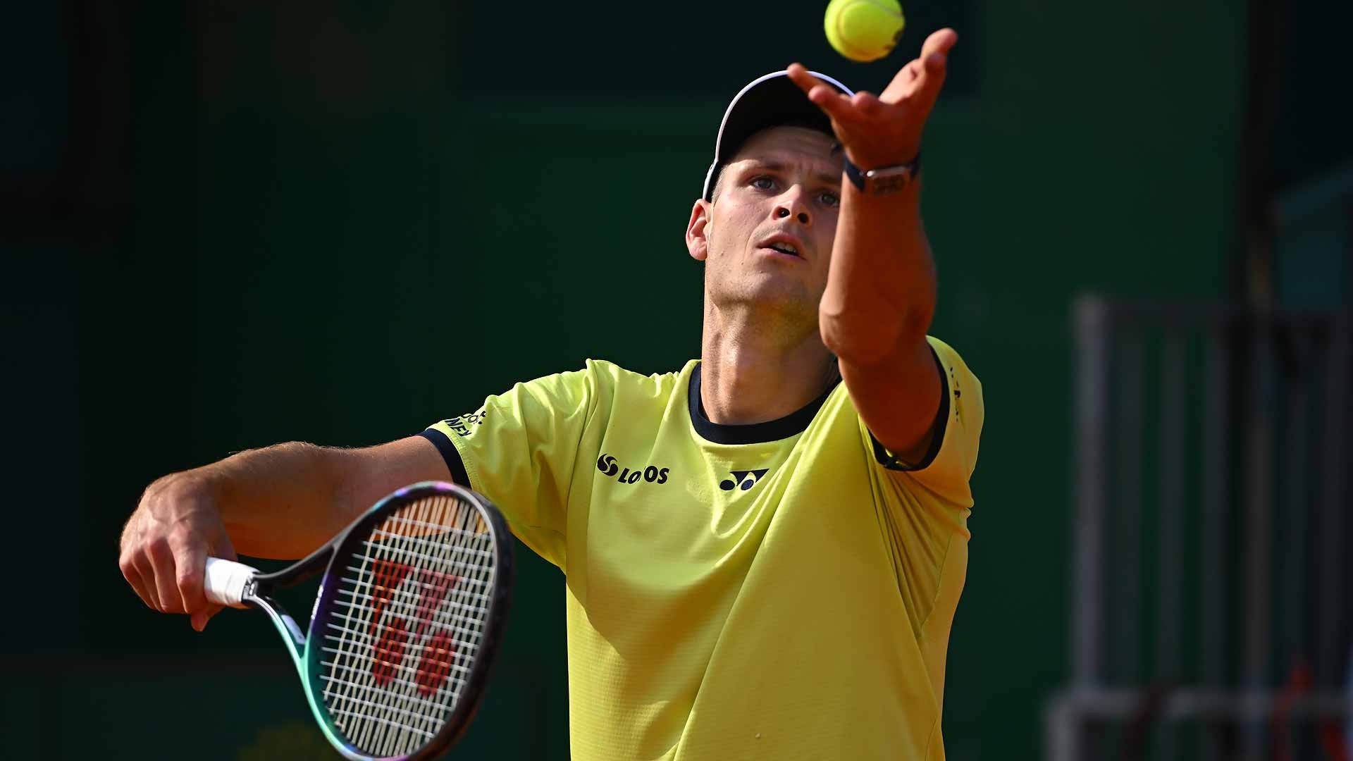  Tenismenul Hubert Hurkacz va dona 100 de euro pentru Ucraina la fiecare as pe care îl va reuşi la Wimbledon